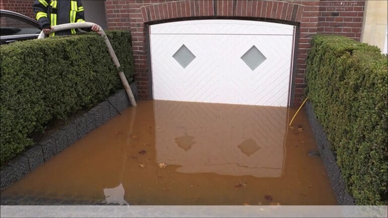Porte de garage anti-inondation AQUALOCK – Image 6