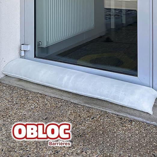 Boudin anti-inondation contre une porte fenêtre